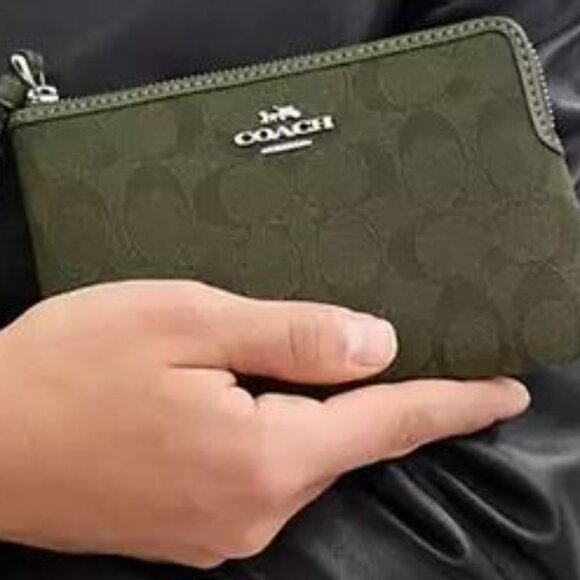 Coach Olive Canvas Wristlet NWT - Picture 1 of 2